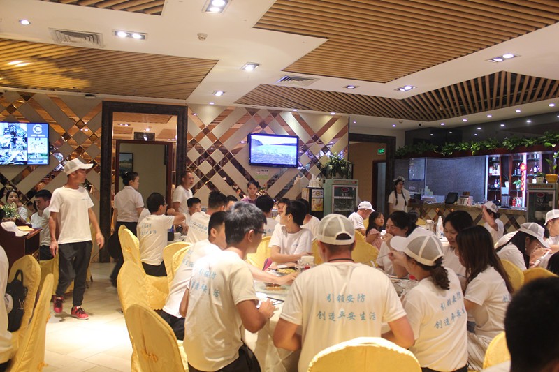 年領(lǐng)航集團(tuán)南澳西沖歡樂之旅！